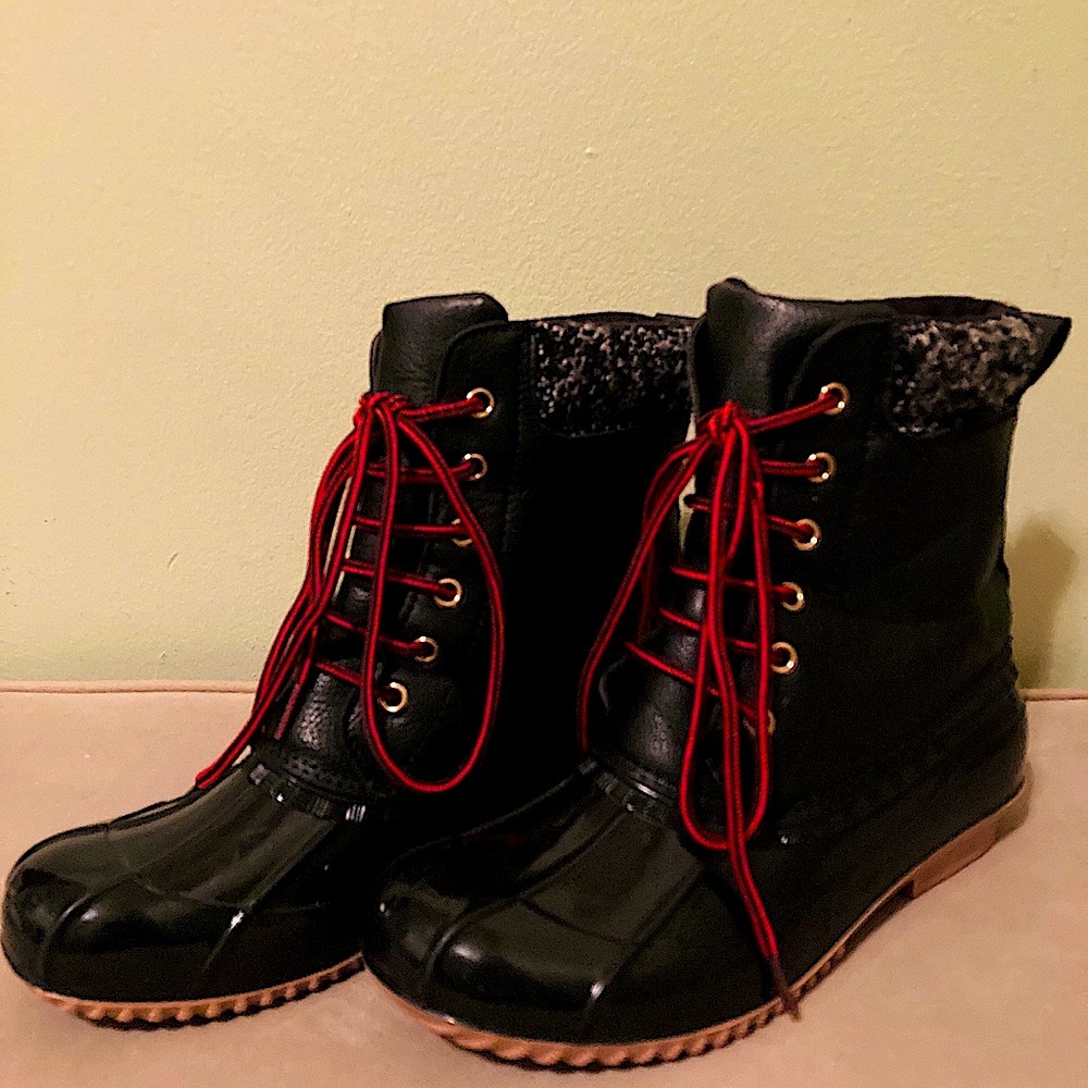 ☔️ ShoeDazzle Insulated Rain Boots - Picture 7 of 12